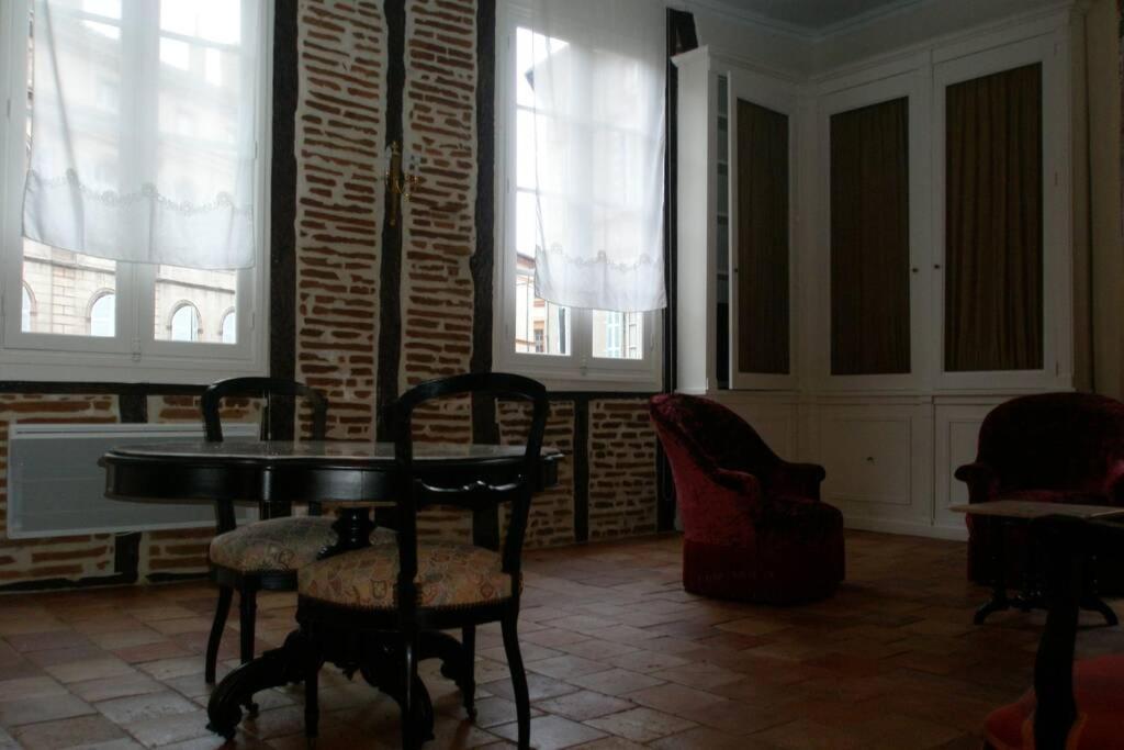 Logis De Sainte-Scarbes Apartment Toulouse Exterior photo